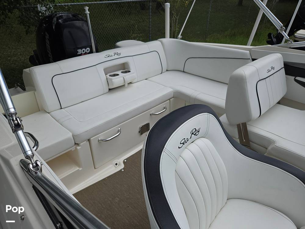 Slide: The Image of Sea Ray 240 Sundeck 2014 - 15625042