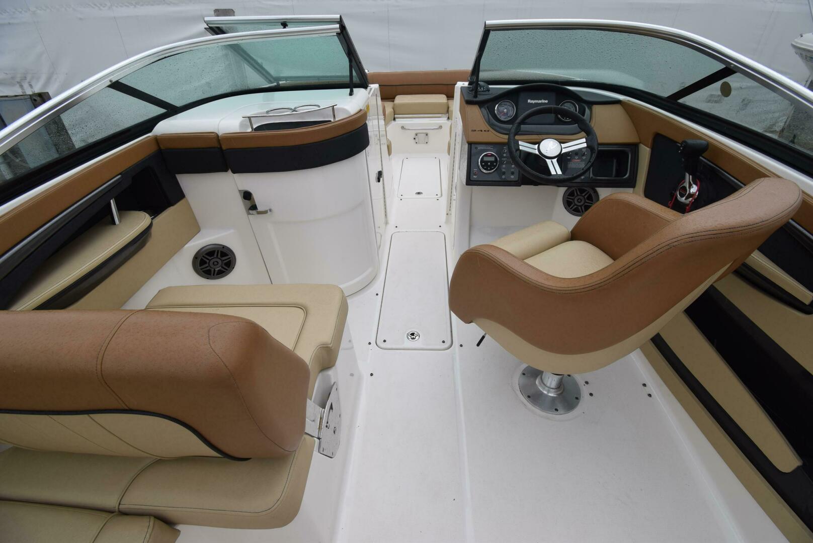 Slide: The Image of Sea Ray 240 Sun Deck 2014 - 3760269