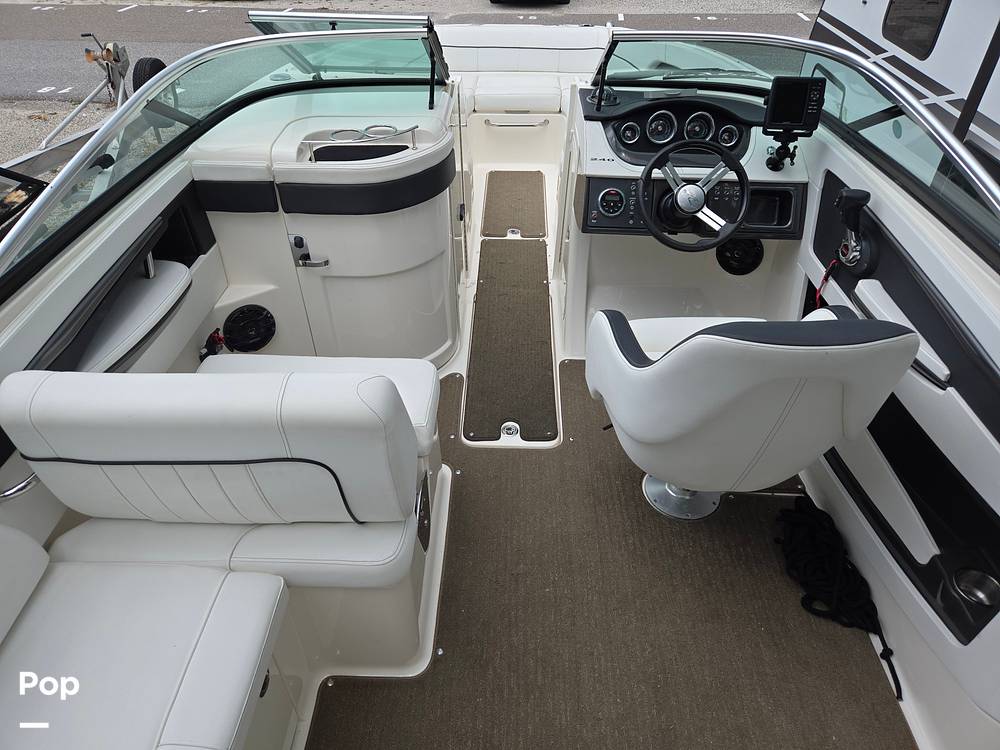 Slide: The Image of Sea Ray 240 Sundeck 2014 - 15625048