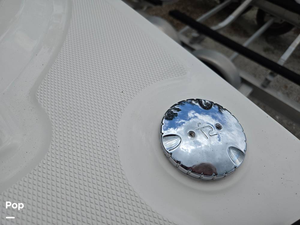 Slide: The Image of Sea Ray 240 Sundeck 2014 - 15625055
