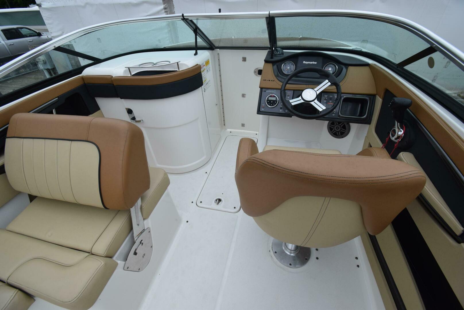 Slide: The Image of Sea Ray 240 Sun Deck 2014 - 3760271