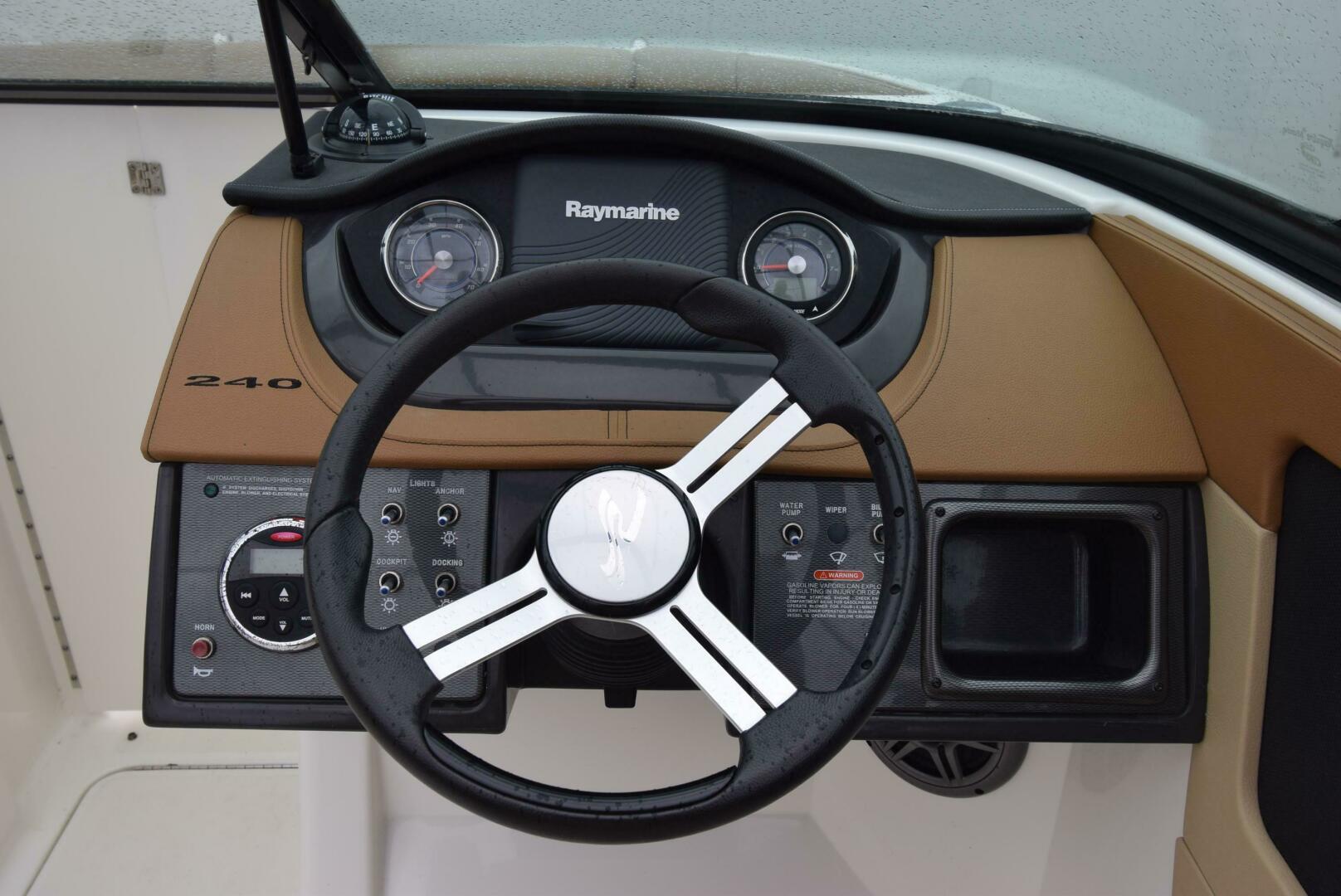 Slide: The Image of Sea Ray 240 Sun Deck 2014 - 3760275