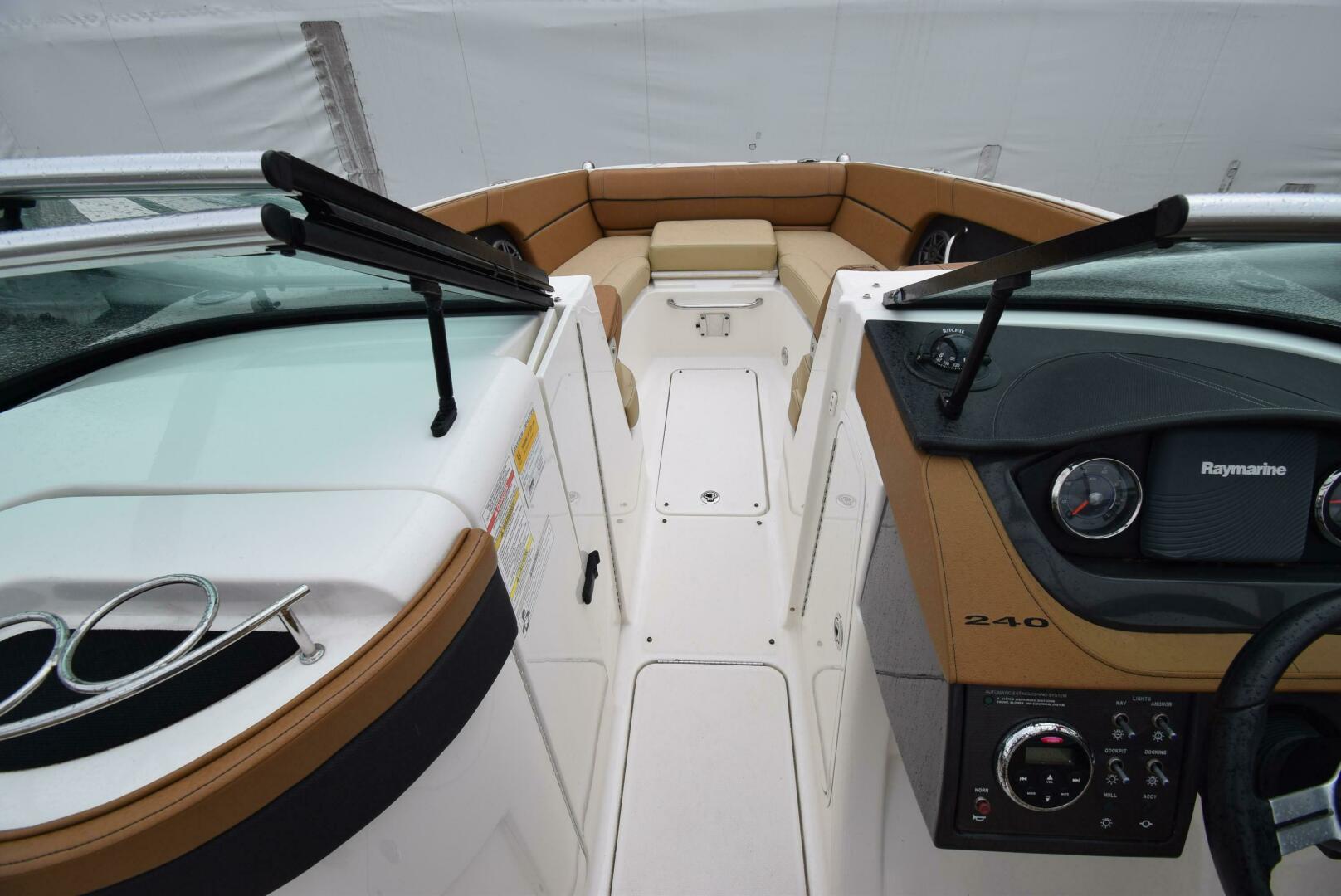 Slide: The Image of Sea Ray 240 Sun Deck 2014 - 3760290