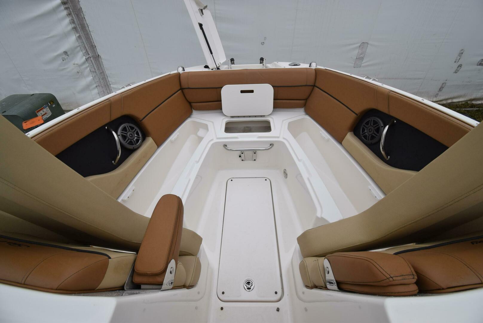 Slide: The Image of Sea Ray 240 Sun Deck 2014 - 3760294