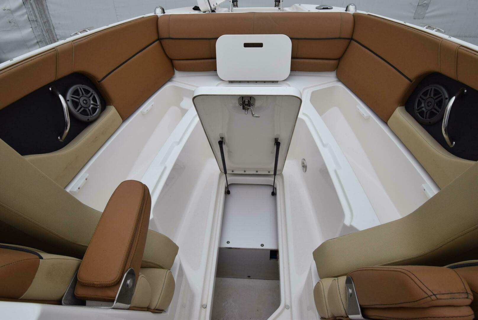 Slide: The Image of Sea Ray 240 Sun Deck 2014 - 3760297