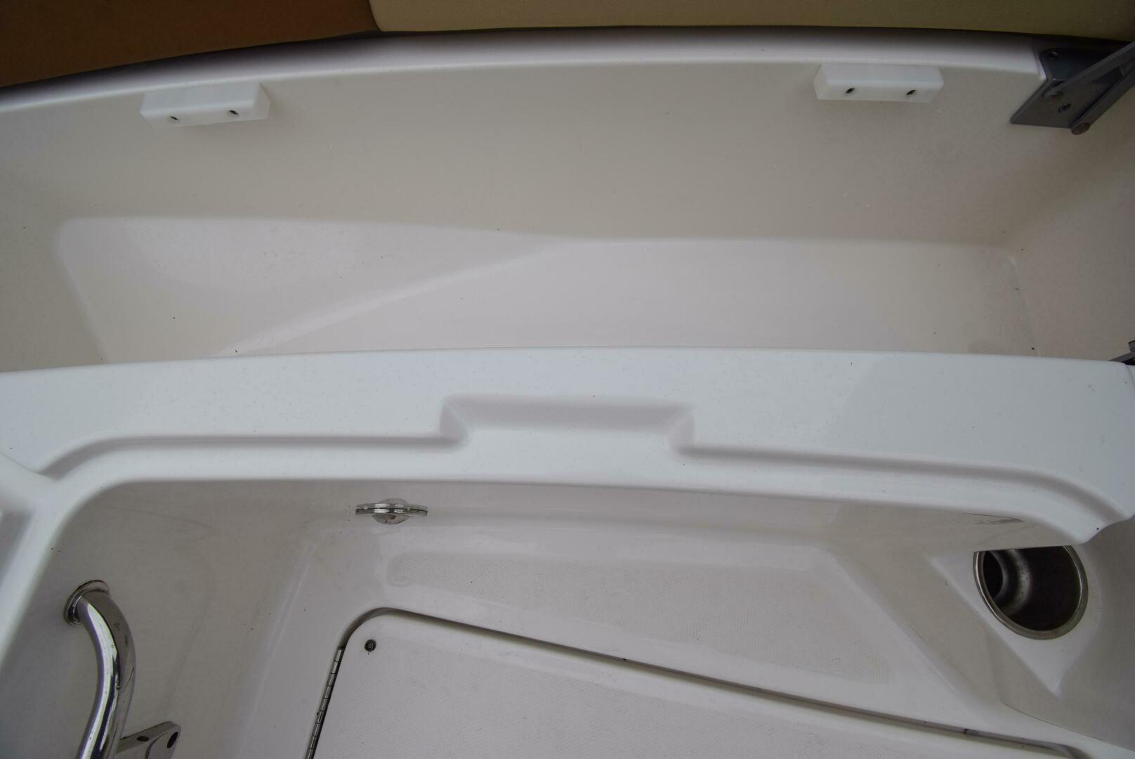 Slide: The Image of Sea Ray 240 Sun Deck 2014 - 3760310