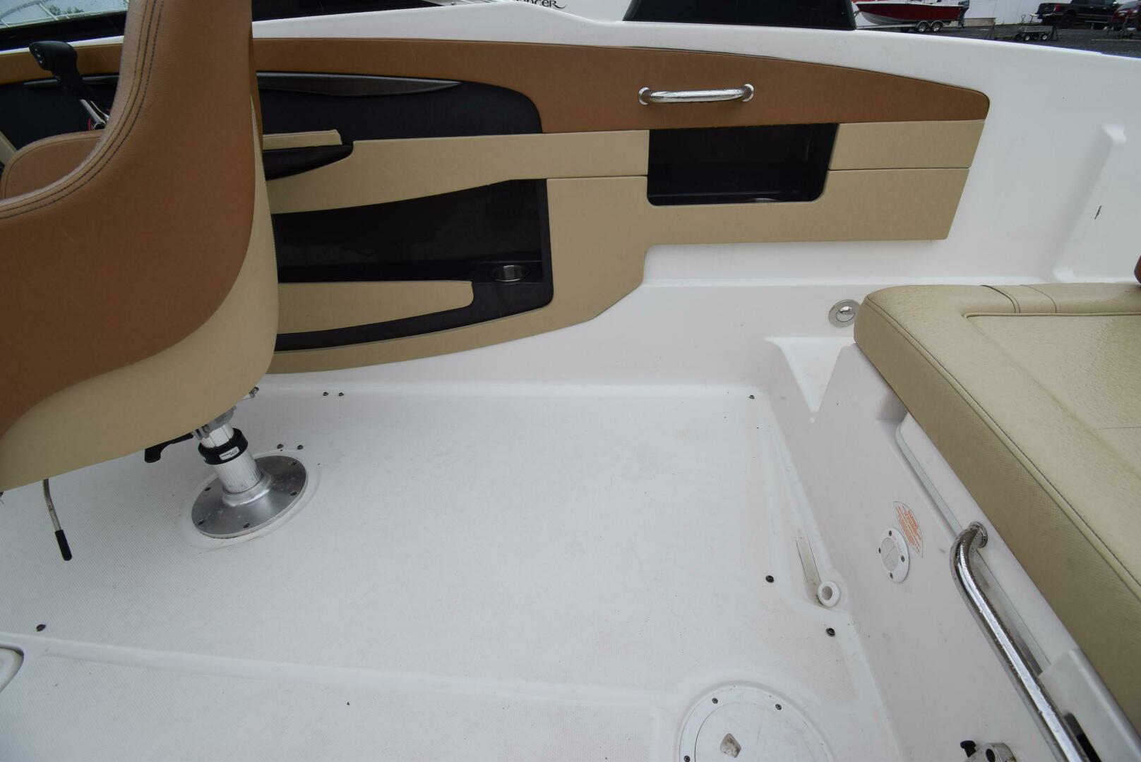 Slide: The Image of Sea Ray 240 Sun Deck 2014 - 3760321