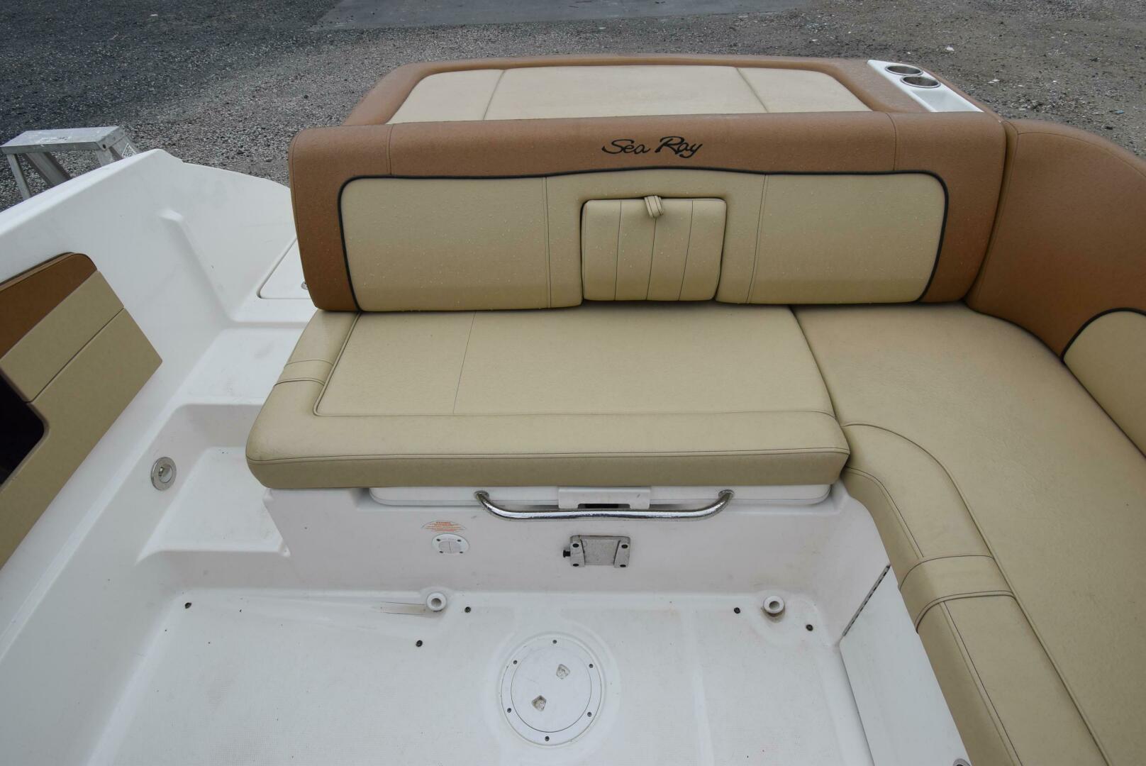 Slide: The Image of Sea Ray 240 Sun Deck 2014 - 3760327
