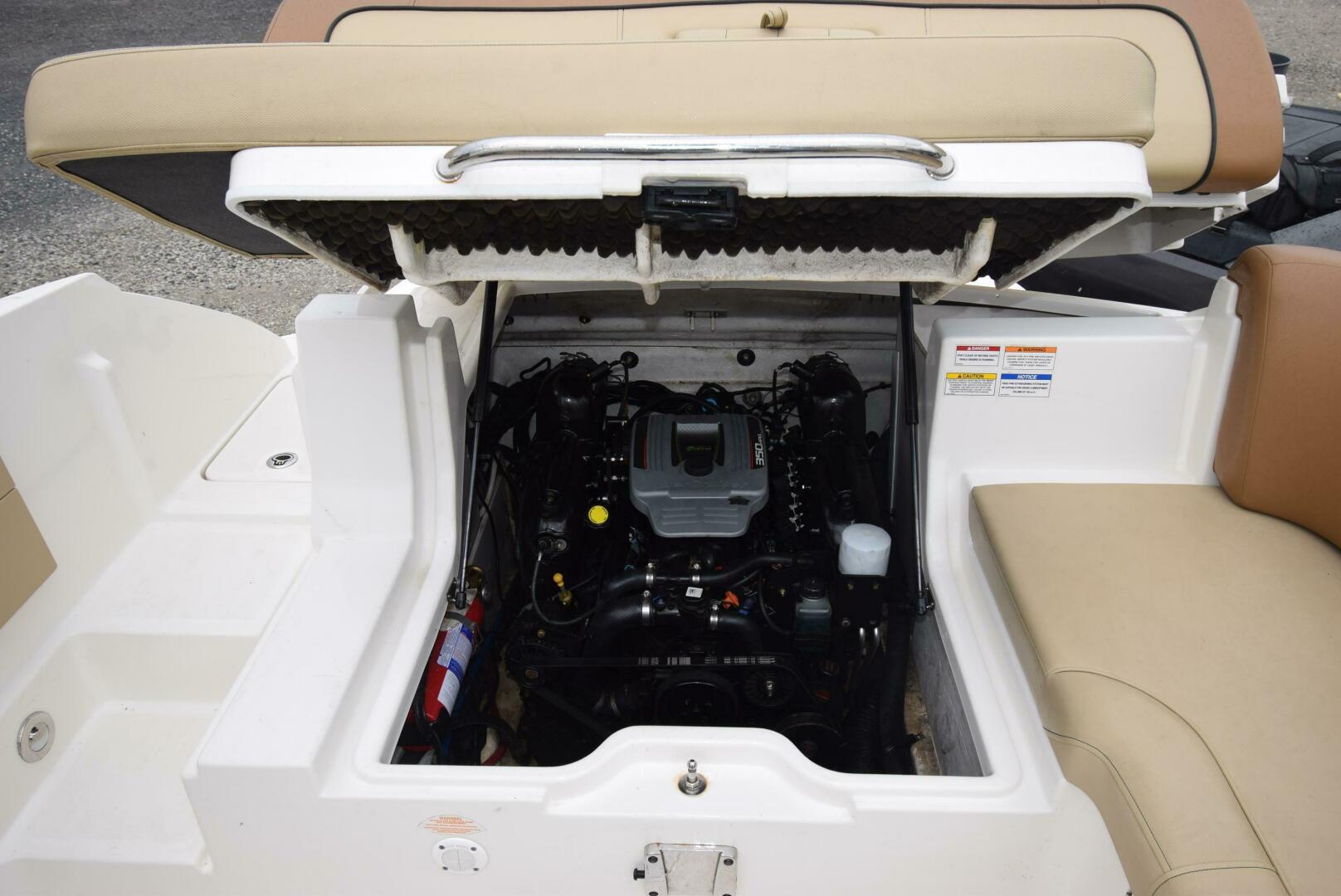 Slide: The Image of Sea Ray 240 Sun Deck 2014 - 3760329
