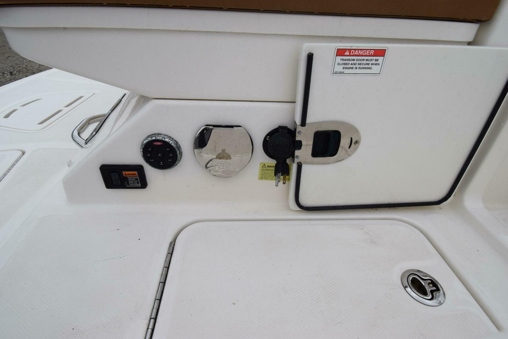 Slide: The Image of Sea Ray 240 Sun Deck 2014 - 3760338