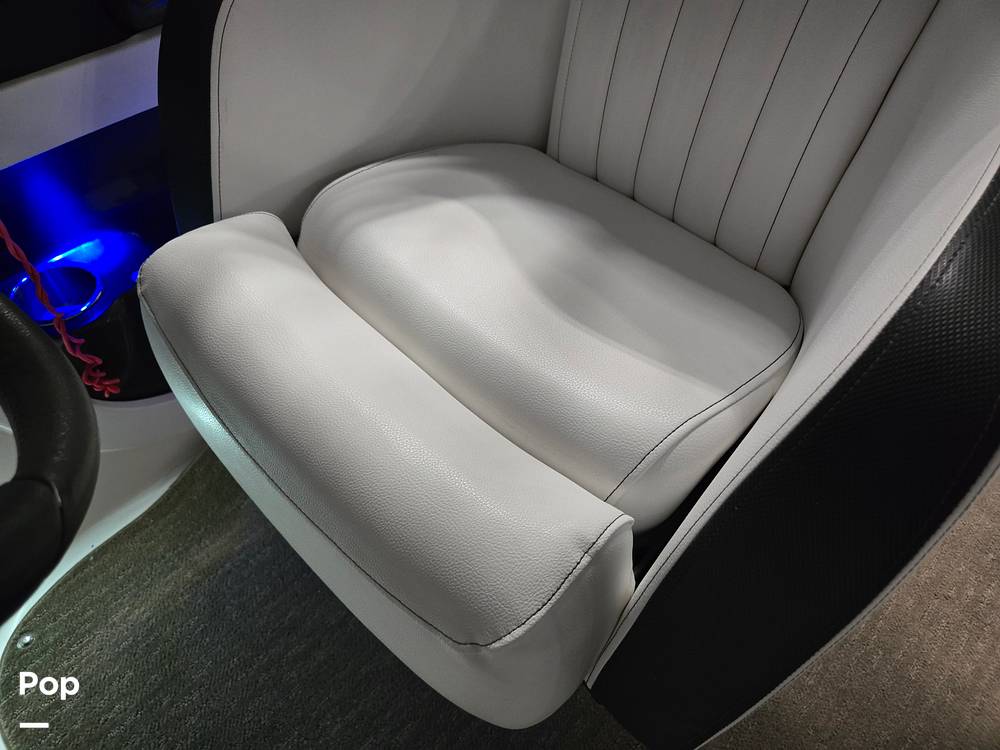Slide: The Image of Sea Ray 240 Sundeck 2014 - 15304291