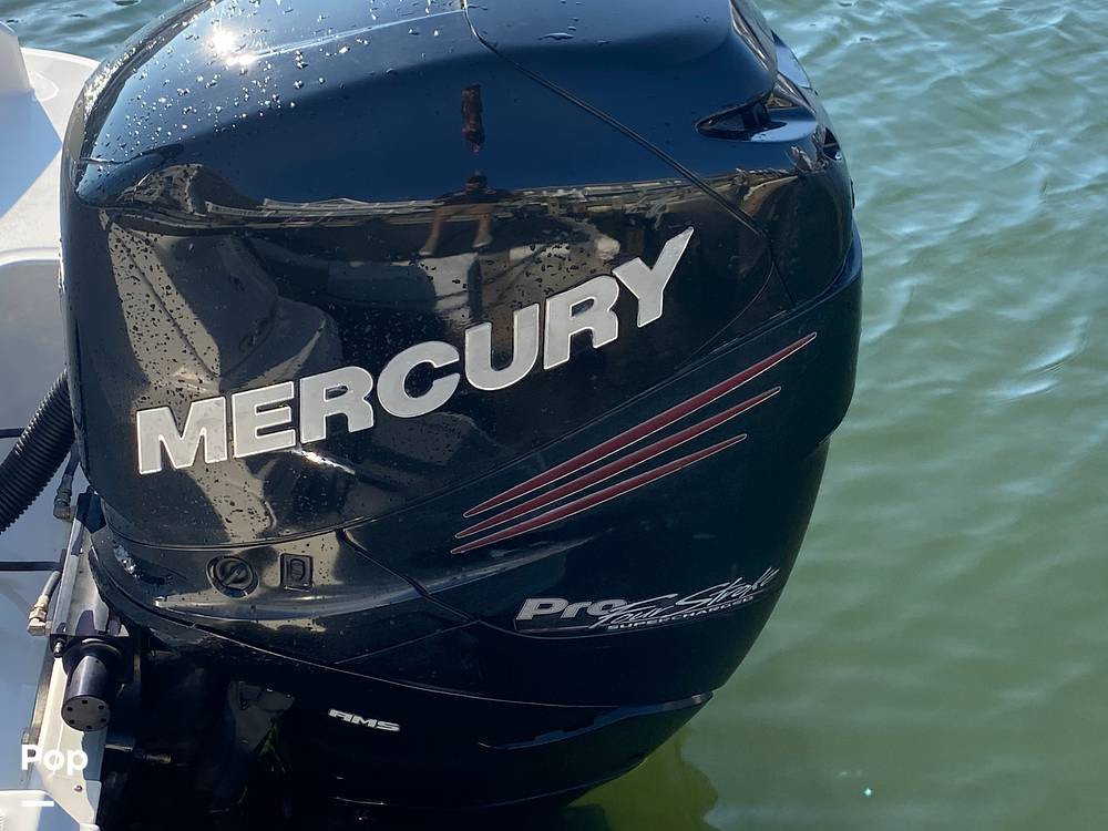 Slide: The Image of Sea Ray 240 Sundeck 2016 - 13230949