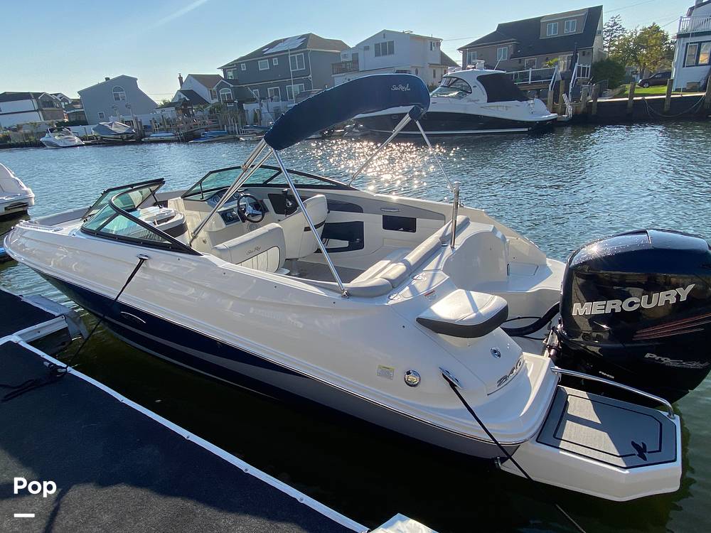 Slide: The Image of Sea Ray 240 Sundeck 2016 - 13230950