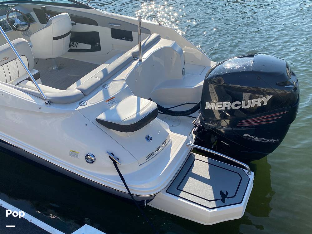 Slide: The Image of Sea Ray 240 Sundeck 2016 - 13230951