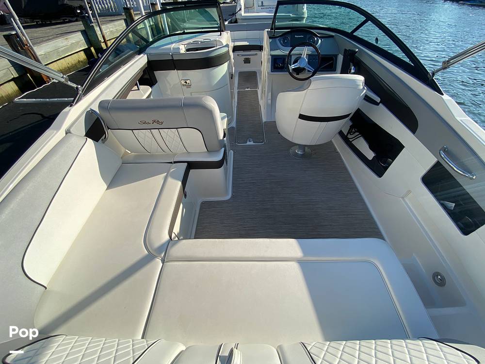 Slide: The Image of Sea Ray 240 Sundeck 2016 - 13230956