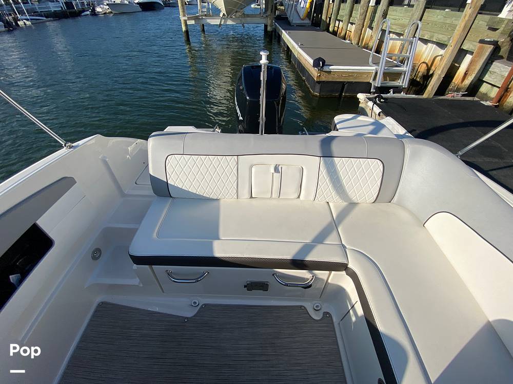 Slide: The Image of Sea Ray 240 Sundeck 2016 - 13230958