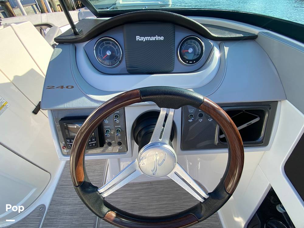 Slide: The Image of Sea Ray 240 Sundeck 2016 - 13230959