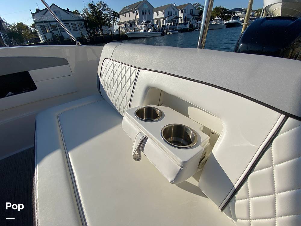 Slide: The Image of Sea Ray 240 Sundeck 2016 - 13230960