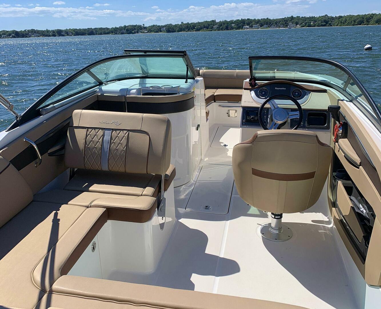 Slide: The Image of Sea Ray 240 Sundeck 2016 - 4870775