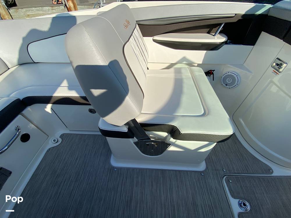 Slide: The Image of Sea Ray 240 Sundeck 2016 - 13230964