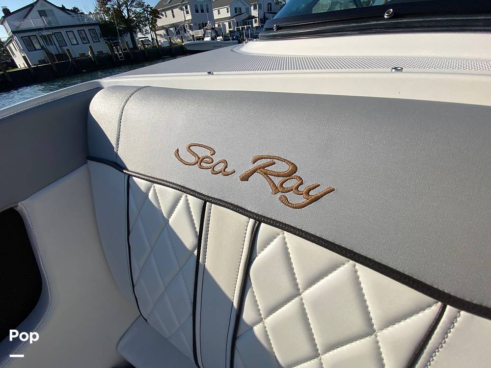 Slide: The Image of Sea Ray 240 Sundeck 2016 - 13230971