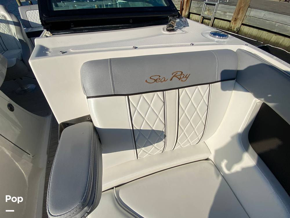 Slide: The Image of Sea Ray 240 Sundeck 2016 - 13230972