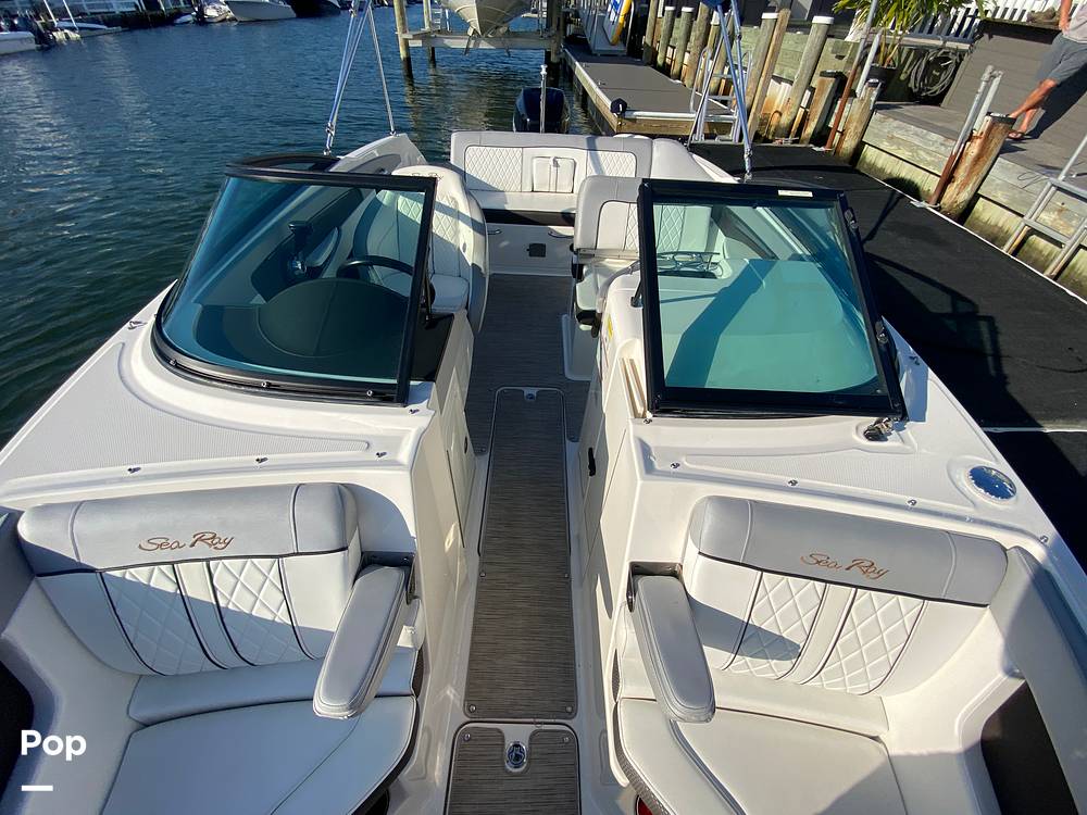 Slide: The Image of Sea Ray 240 Sundeck 2016 - 13230973
