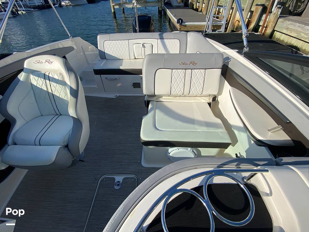 Slide: The Image of Sea Ray 240 Sundeck 2016 - 13230975