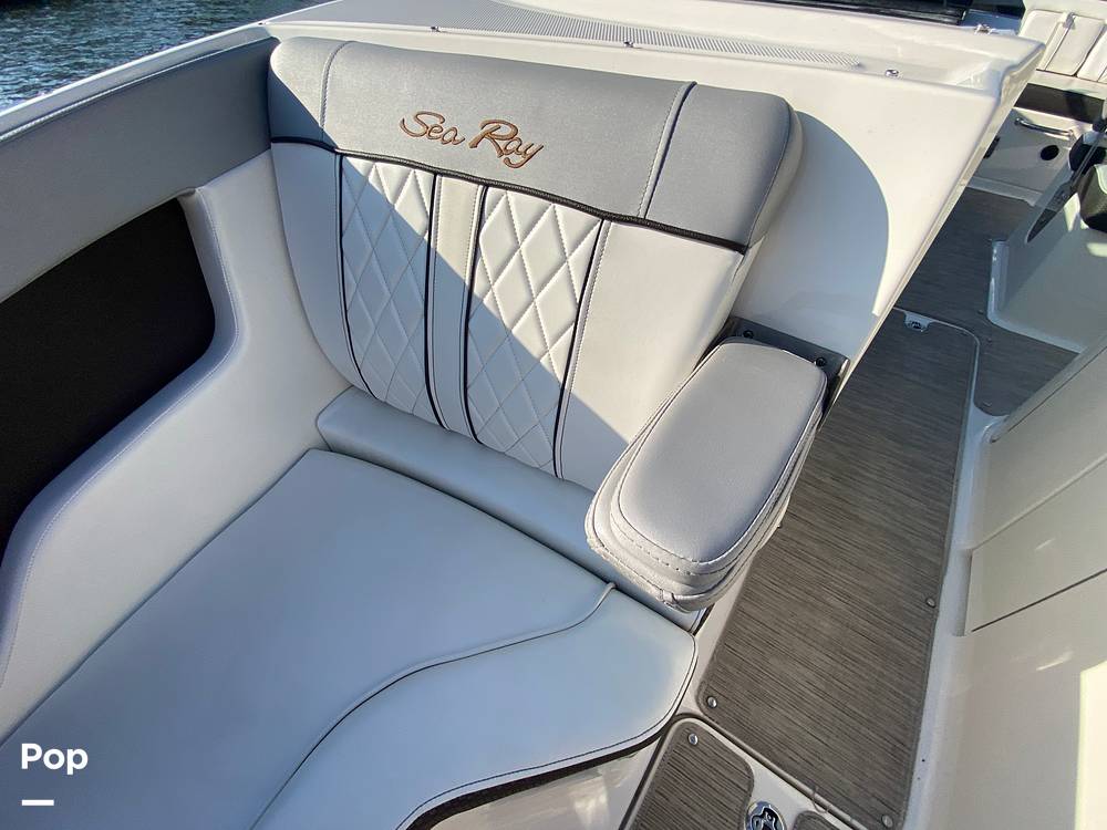 Slide: The Image of Sea Ray 240 Sundeck 2016 - 13230977