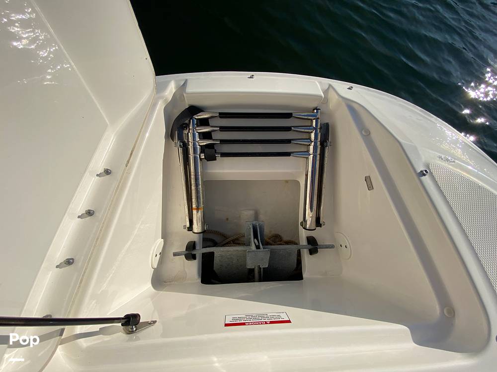 Slide: The Image of Sea Ray 240 Sundeck 2016 - 13231004