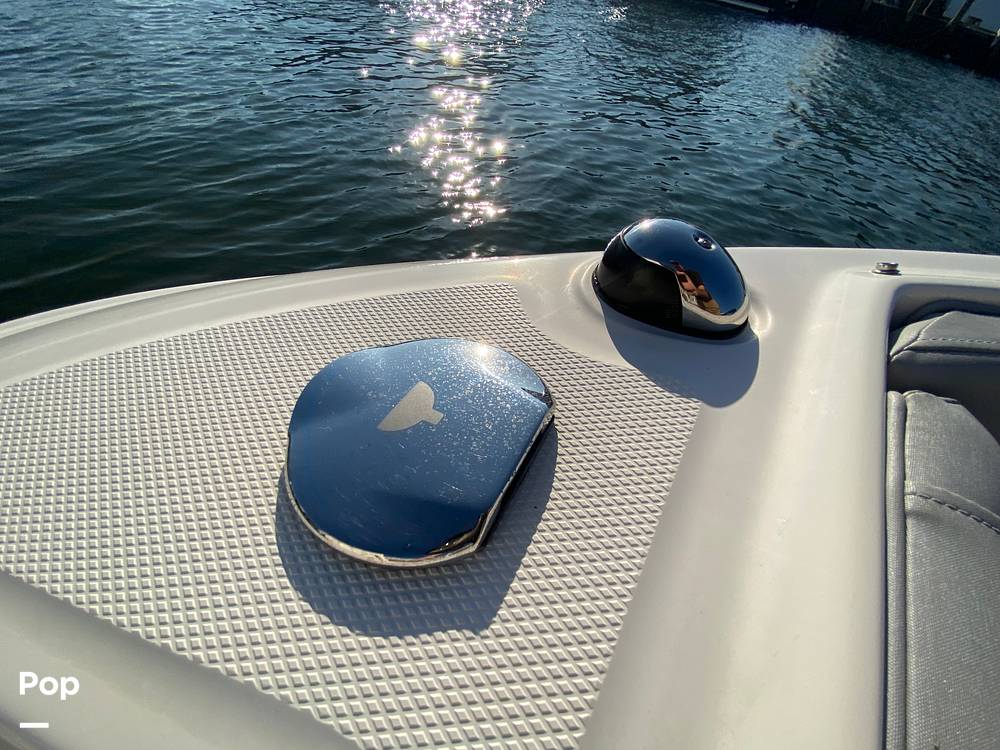 Slide: The Image of Sea Ray 240 Sundeck 2016 - 13231007