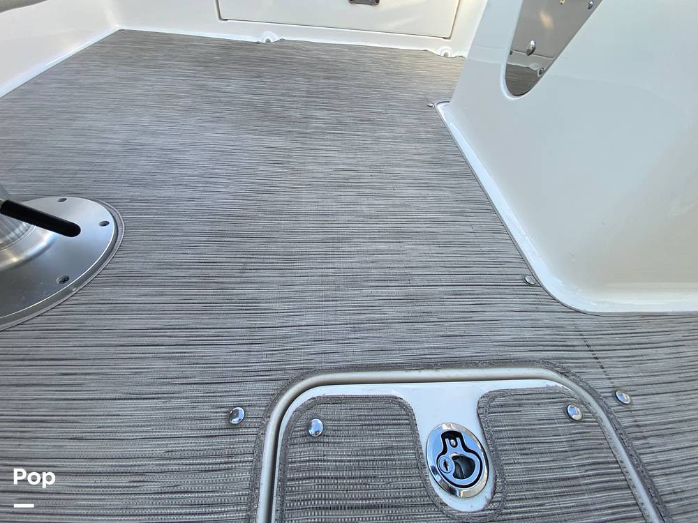 Slide: The Image of Sea Ray 240 Sundeck 2016 - 13231010