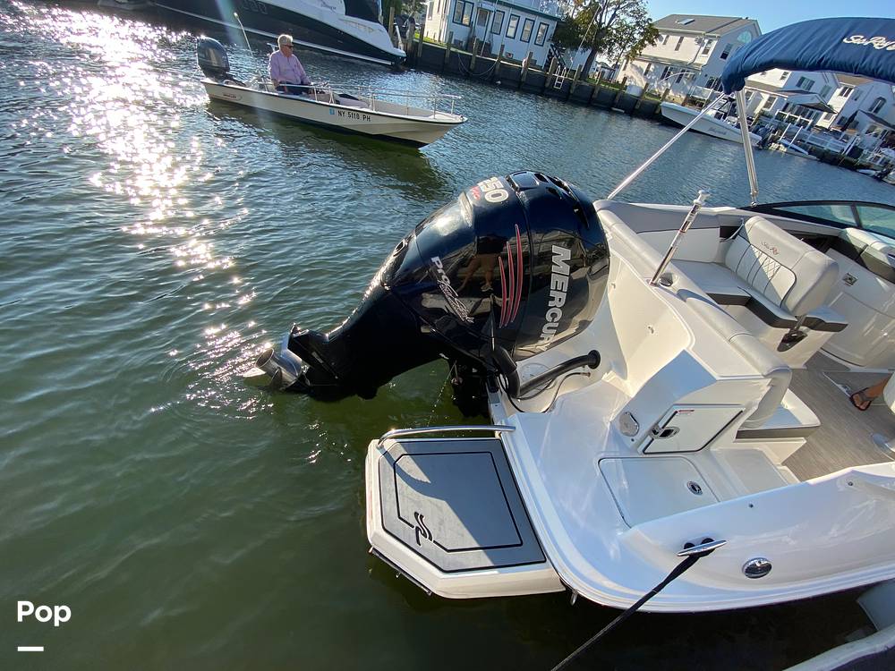 Slide: The Image of Sea Ray 240 Sundeck 2016 - 13231012