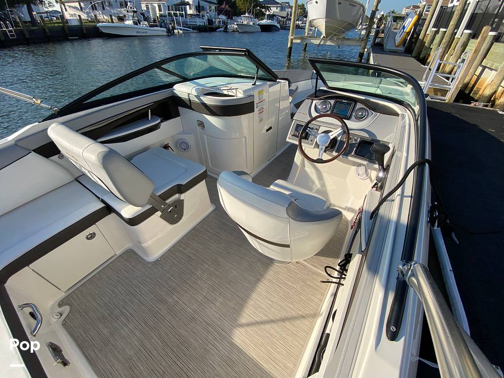 Slide: The Image of Sea Ray 240 Sundeck 2016 - 13231016