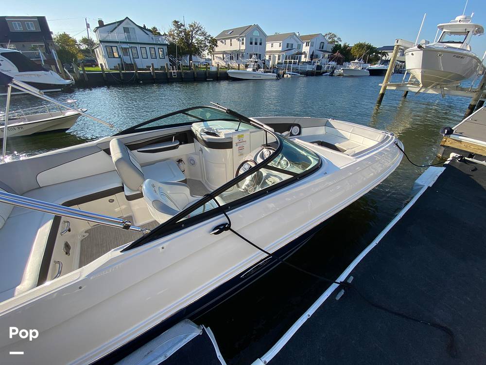 Slide: The Image of Sea Ray 240 Sundeck 2016 - 13231018
