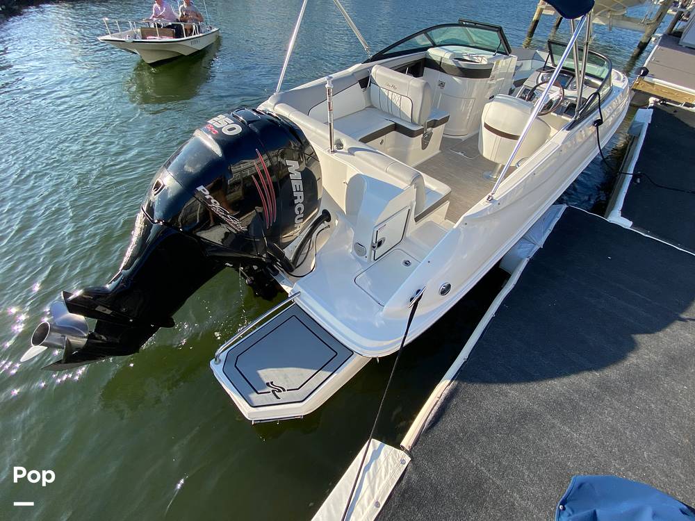 Slide: The Image of Sea Ray 240 Sundeck 2016 - 13231028