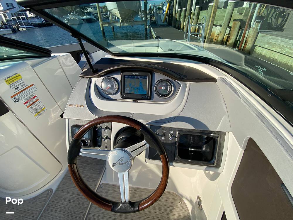 Slide: The Image of Sea Ray 240 Sundeck 2016 - 13231030