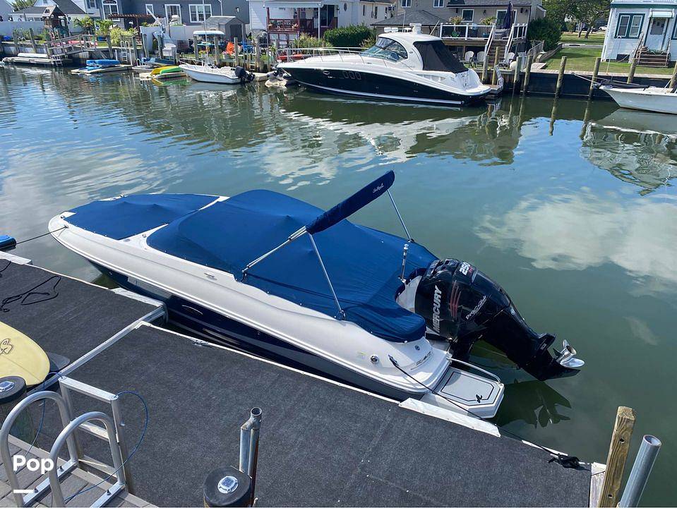 Slide: The Image of Sea Ray 240 Sundeck 2016 - 13167104