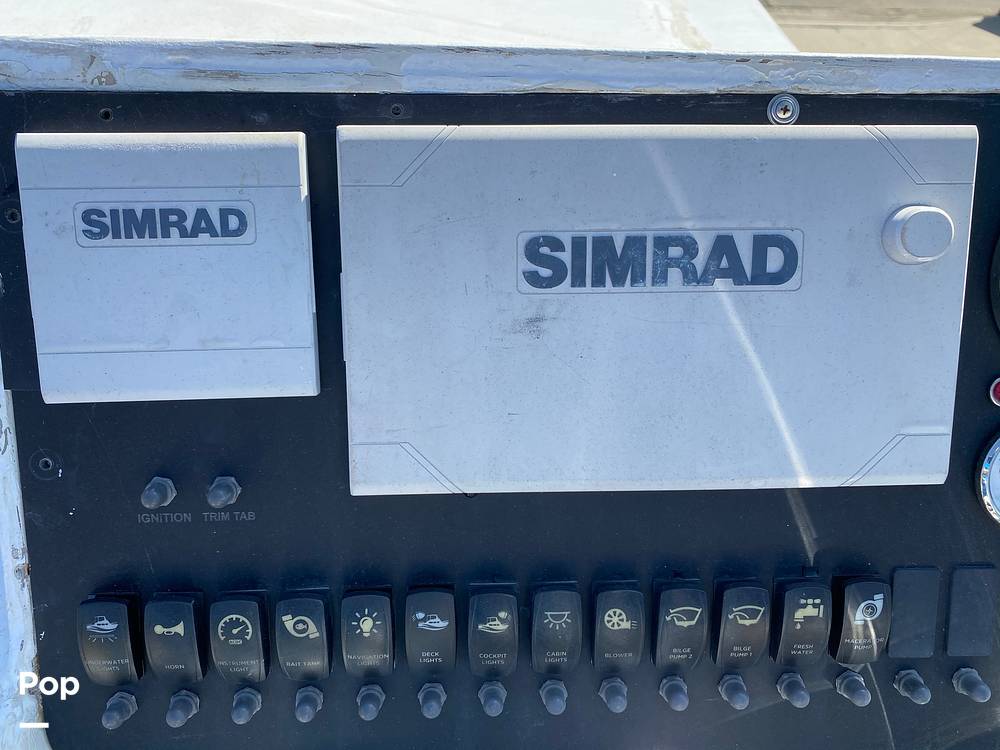 Slide: The Image of GPS/ Fishfinder/ Plotter - 8642428