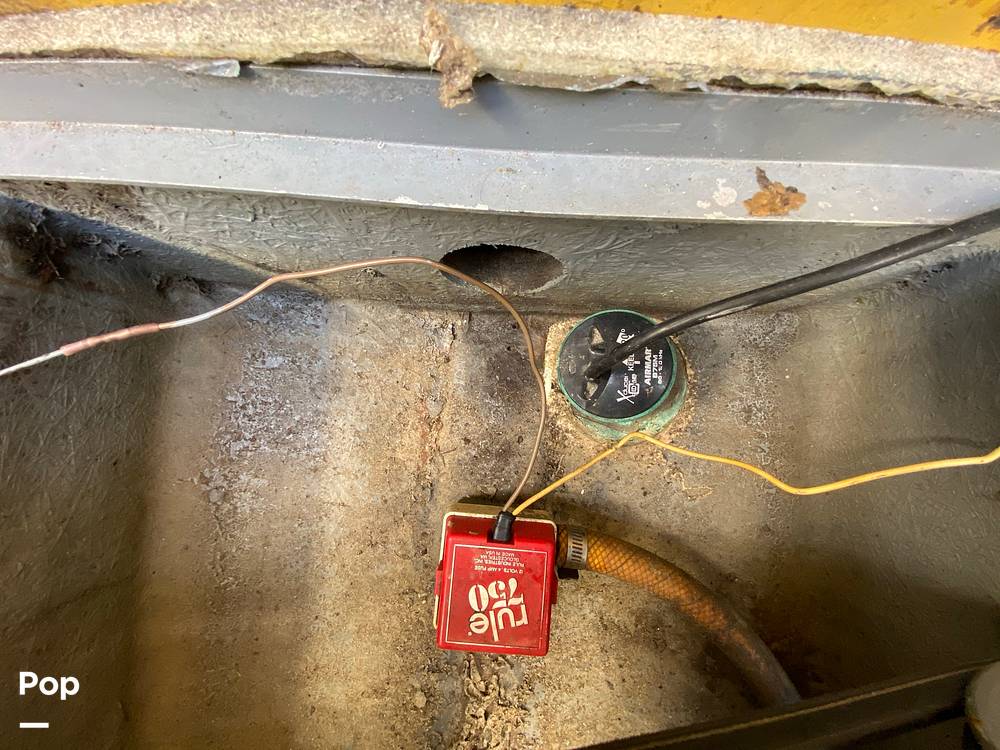 Slide: The Image of Sea Ray 245 Sundancer 1982 - 8642471