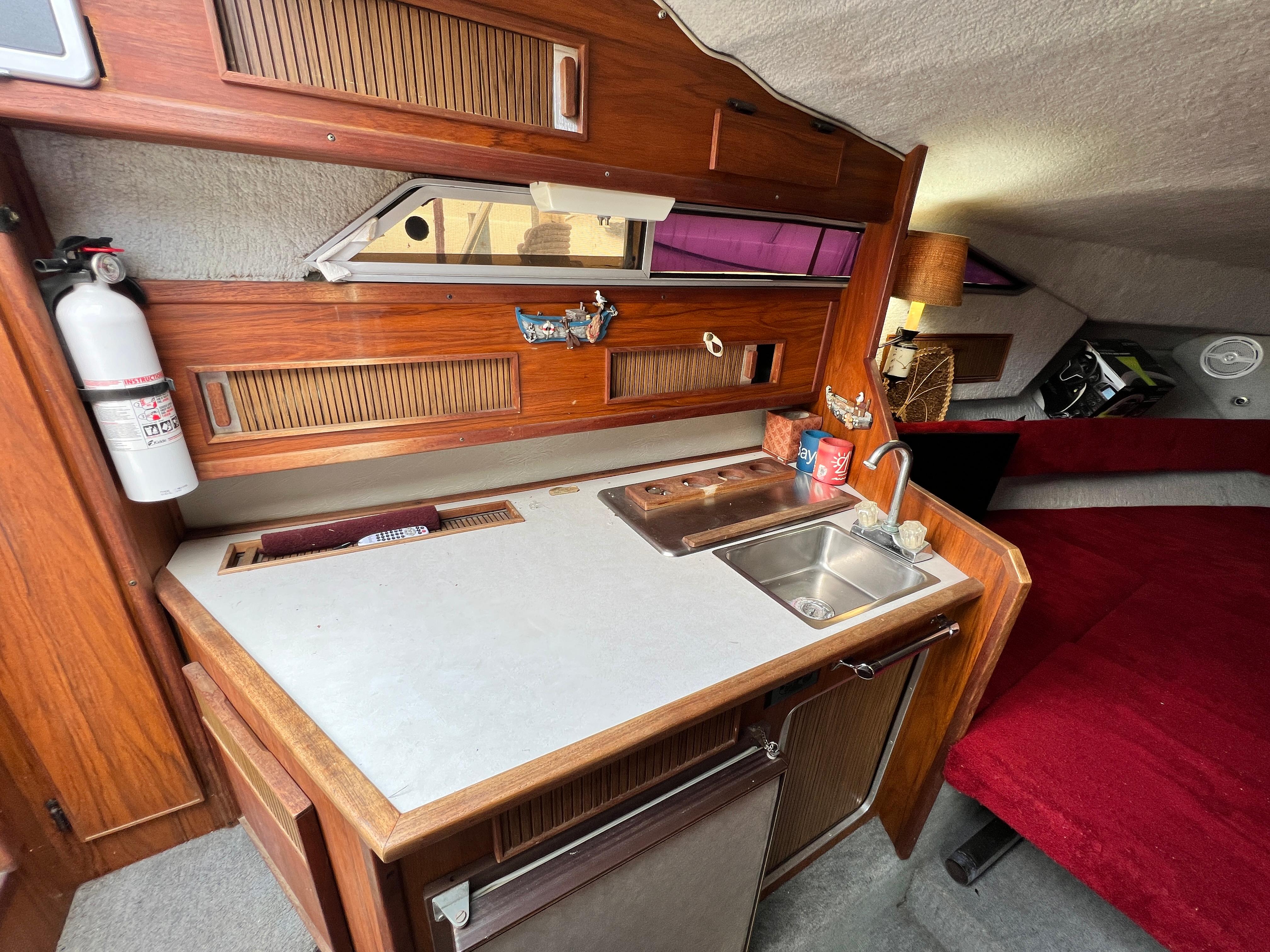 Slide: The Image of Sea Ray 245 Sundancer 1984 - 10
