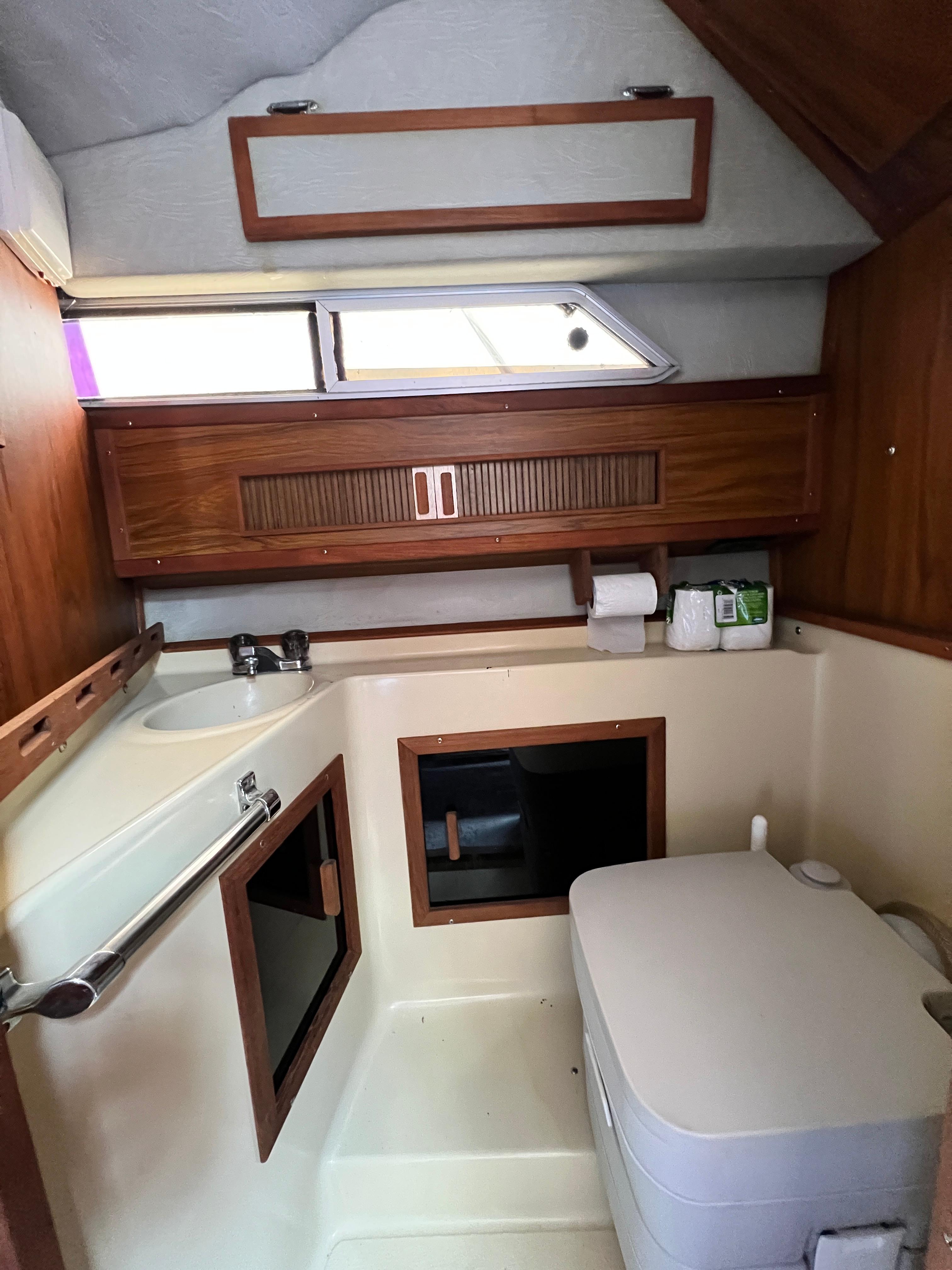 Slide: The Image of Sea Ray 245 Sundancer 1984 - 11