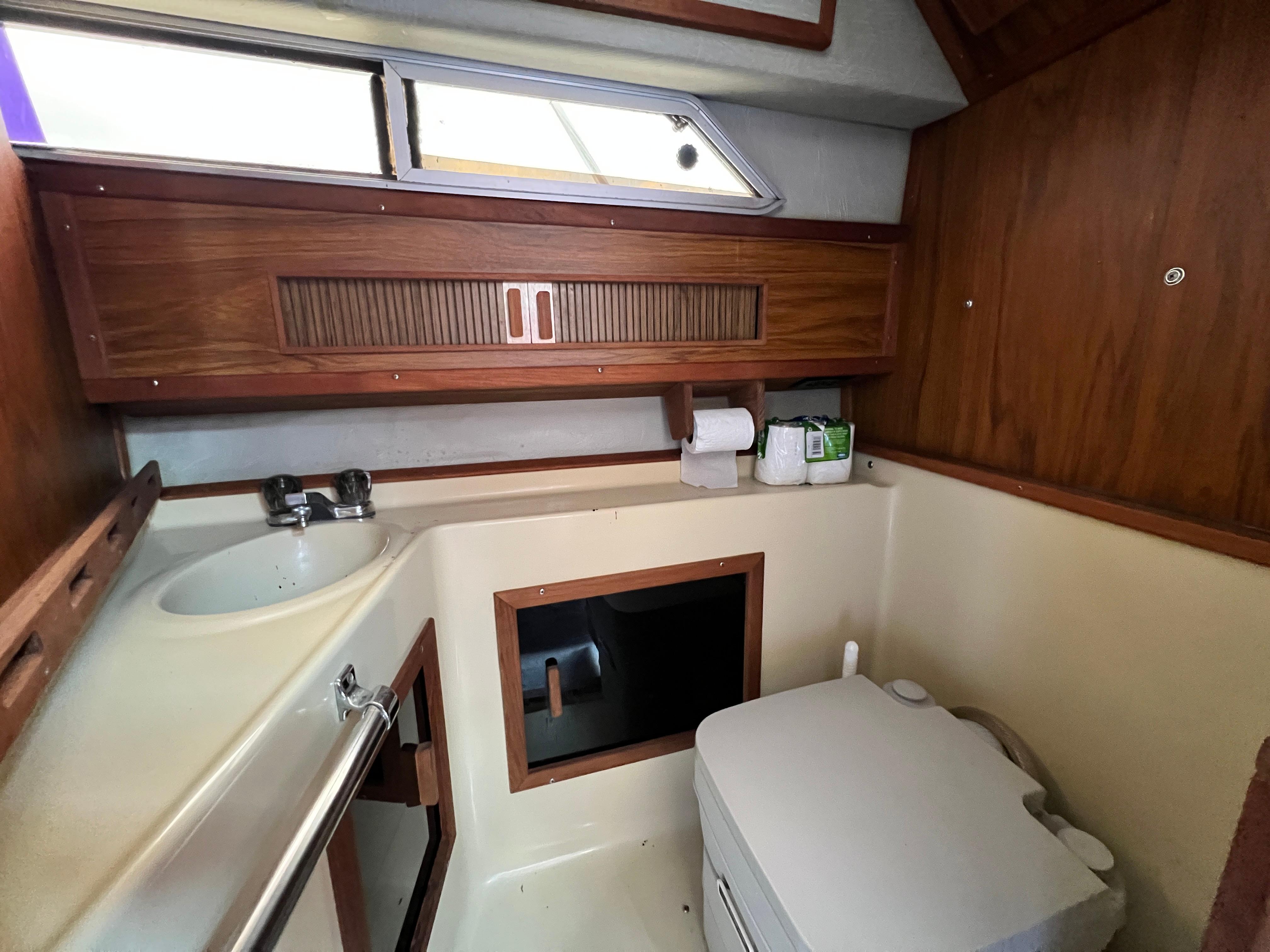 Slide: The Image of Sea Ray 245 Sundancer 1984 - 12