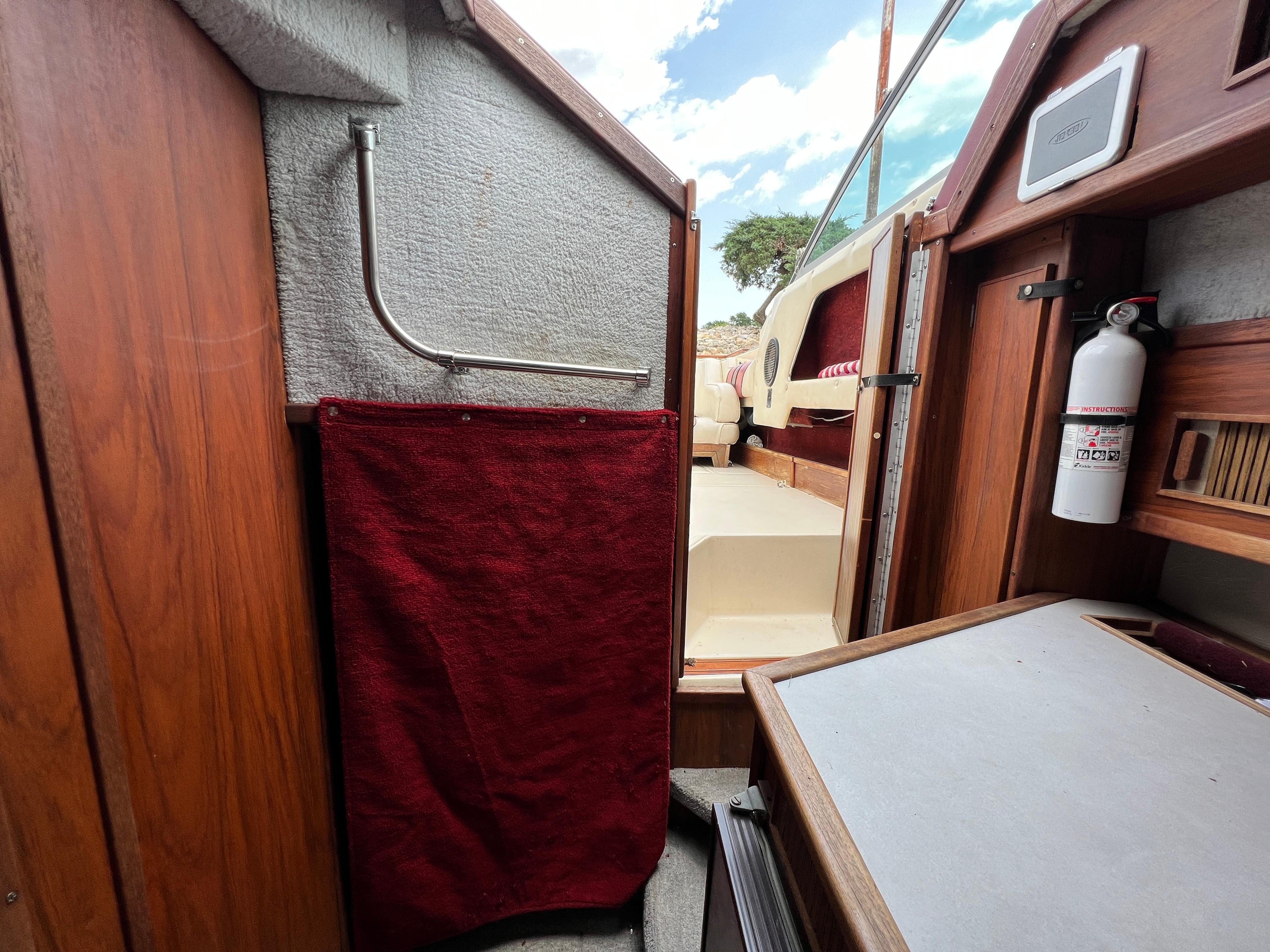 Slide: The Image of Sea Ray 245 Sundancer 1984 - 15