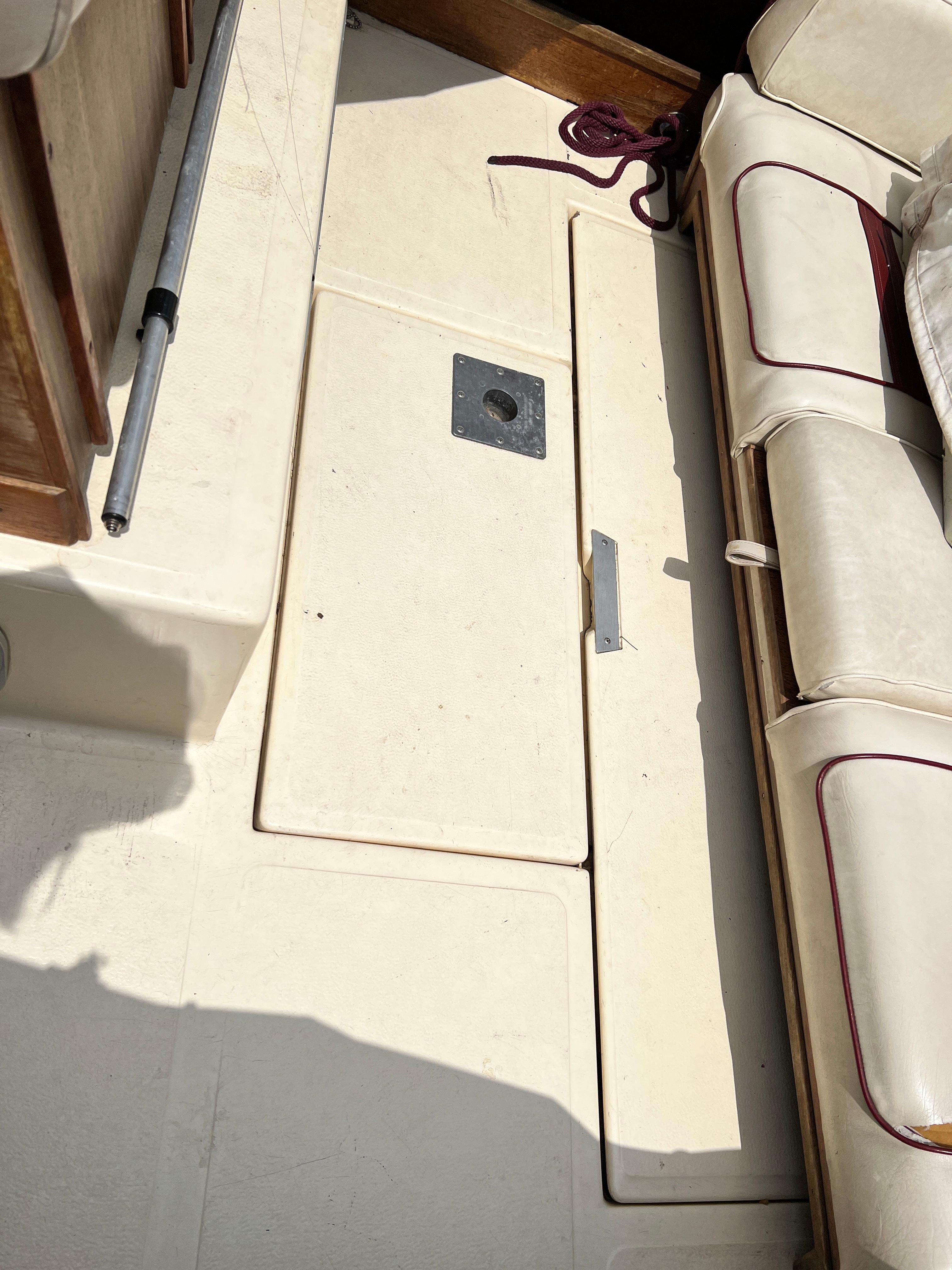 Slide: The Image of Sea Ray 245 Sundancer 1984 - 17