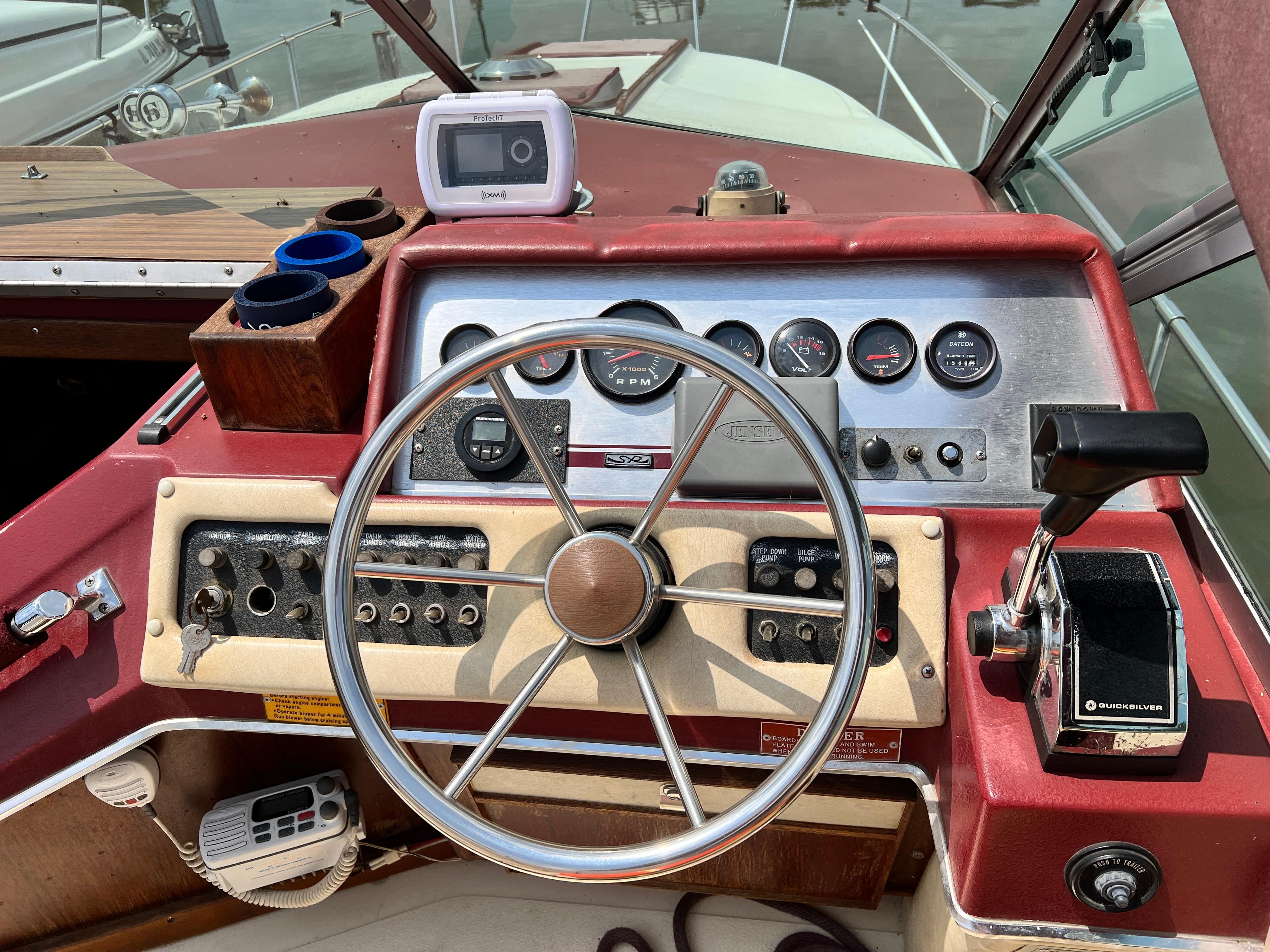 Slide: The Image of Sea Ray 245 Sundancer 1984 - 3
