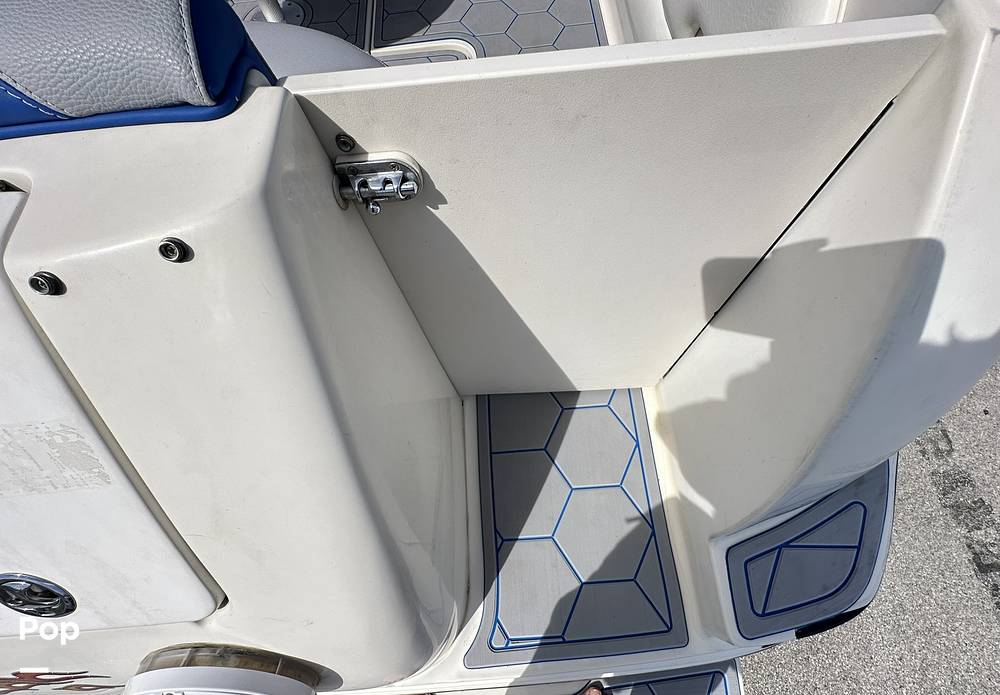 Slide: The Image of Sea Ray 245 Weekender 2001 - 37