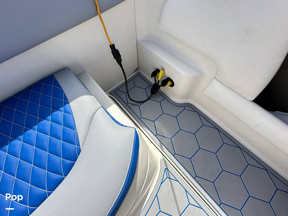 Slide: The Image of Sea Ray 245 Weekender 2001 - 43