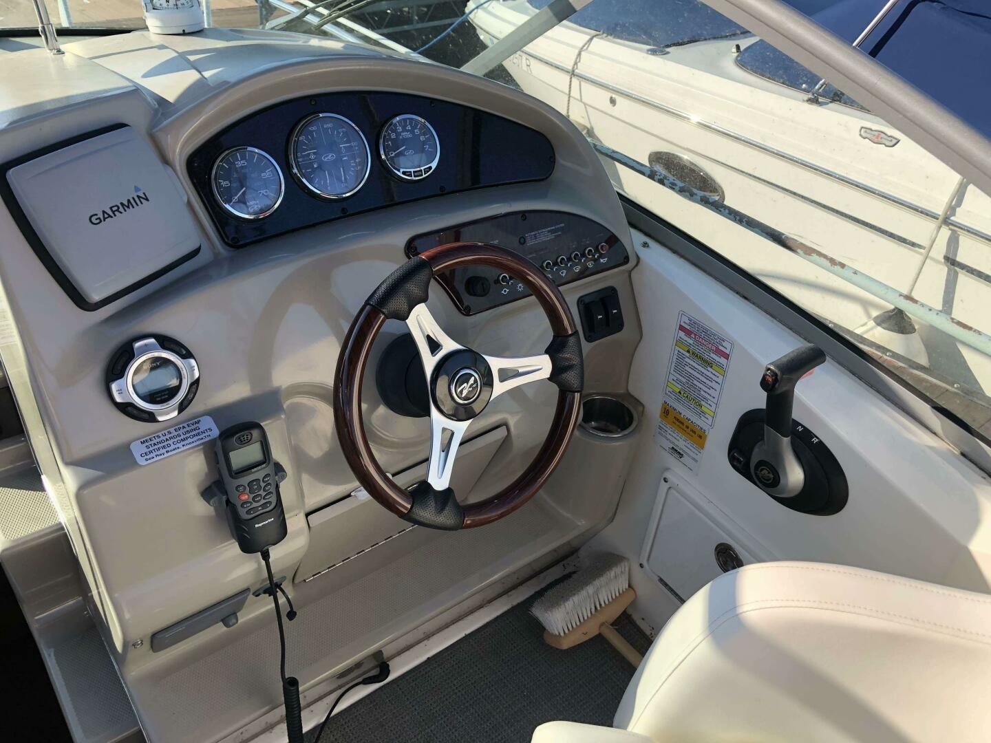 Slide: The Image of Sea Ray 25 2011 - 5503739