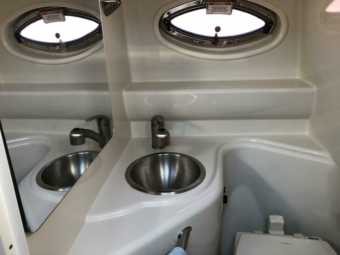 Slide: The Image of Sea Ray 25 2011 - 5503753